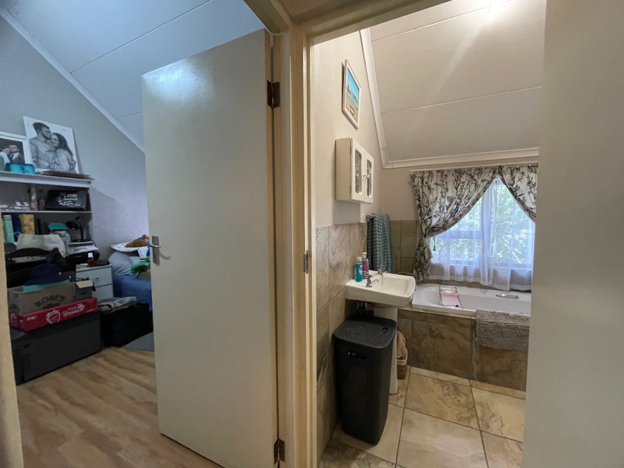 To Let 2 Bedroom Property for Rent in Melodie North West